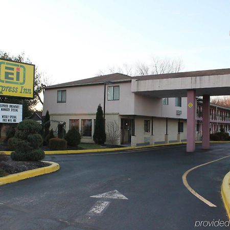 Express Inn - Wall Farmingdale Kültér fotó