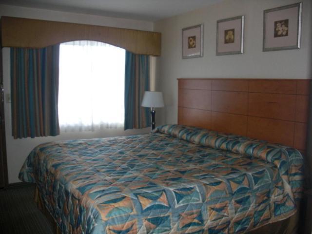 Express Inn - Wall Farmingdale Szoba fotó