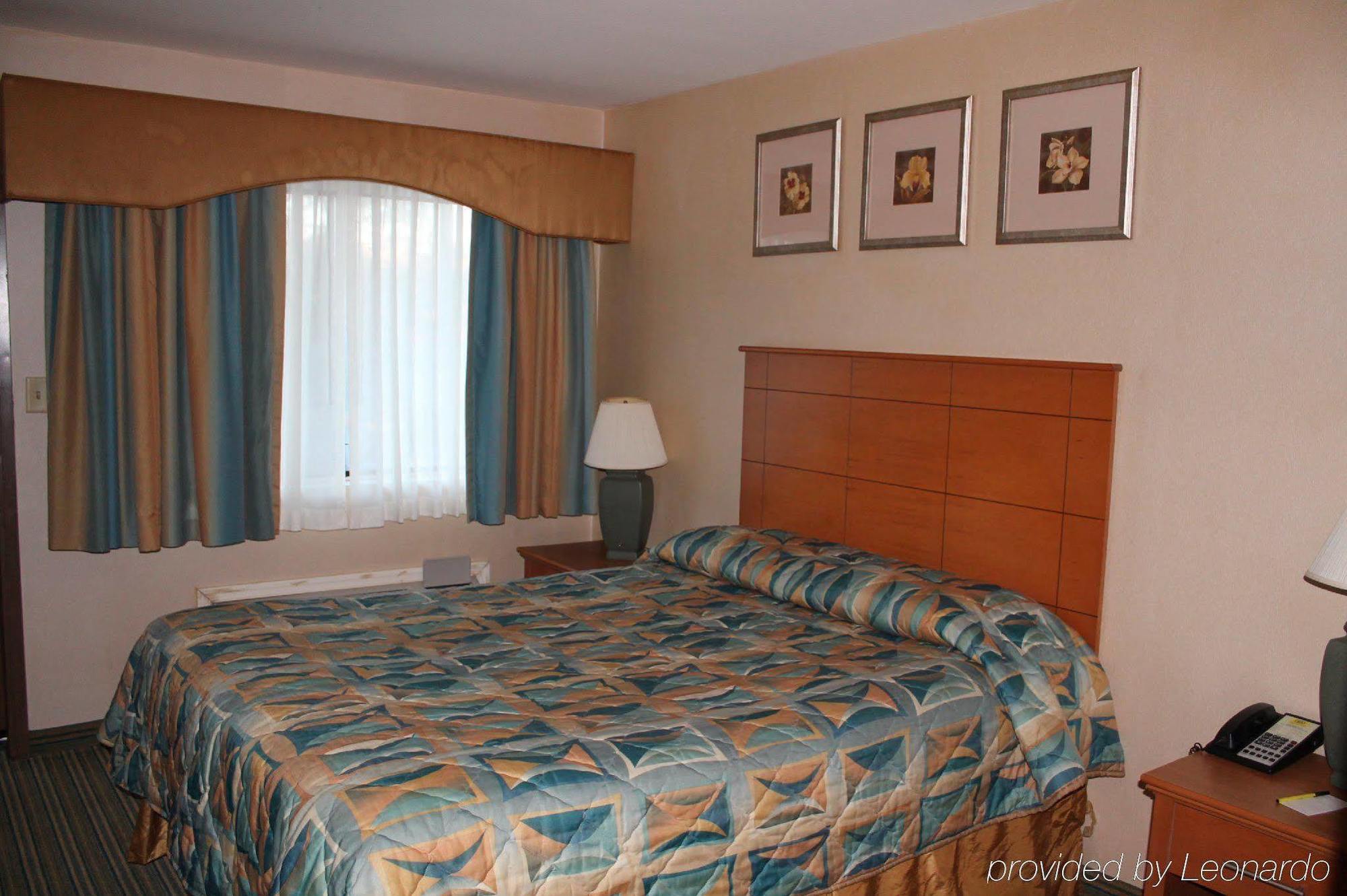 Express Inn - Wall Farmingdale Szoba fotó